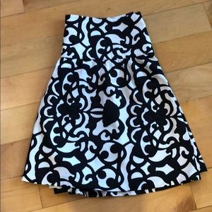 Beautiful Black and White Print Skirt